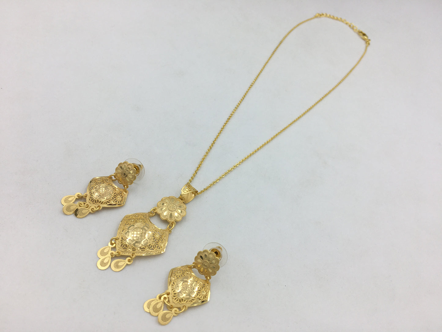 MISHKA 1 GRAM FORMING CHAIN PENDANT
