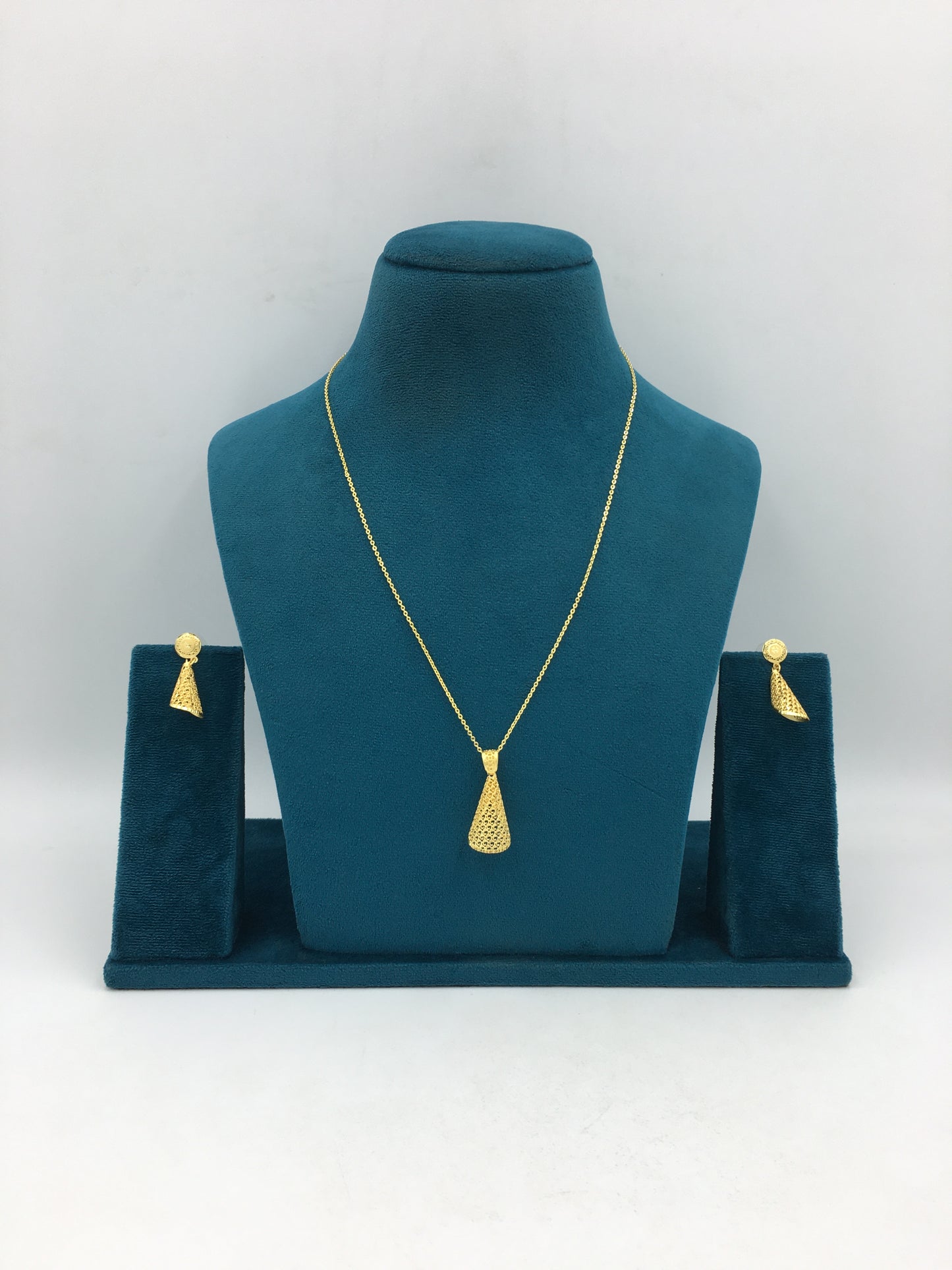 DEVIKA FORMING 1 GRAM  CHAIN PENDANT