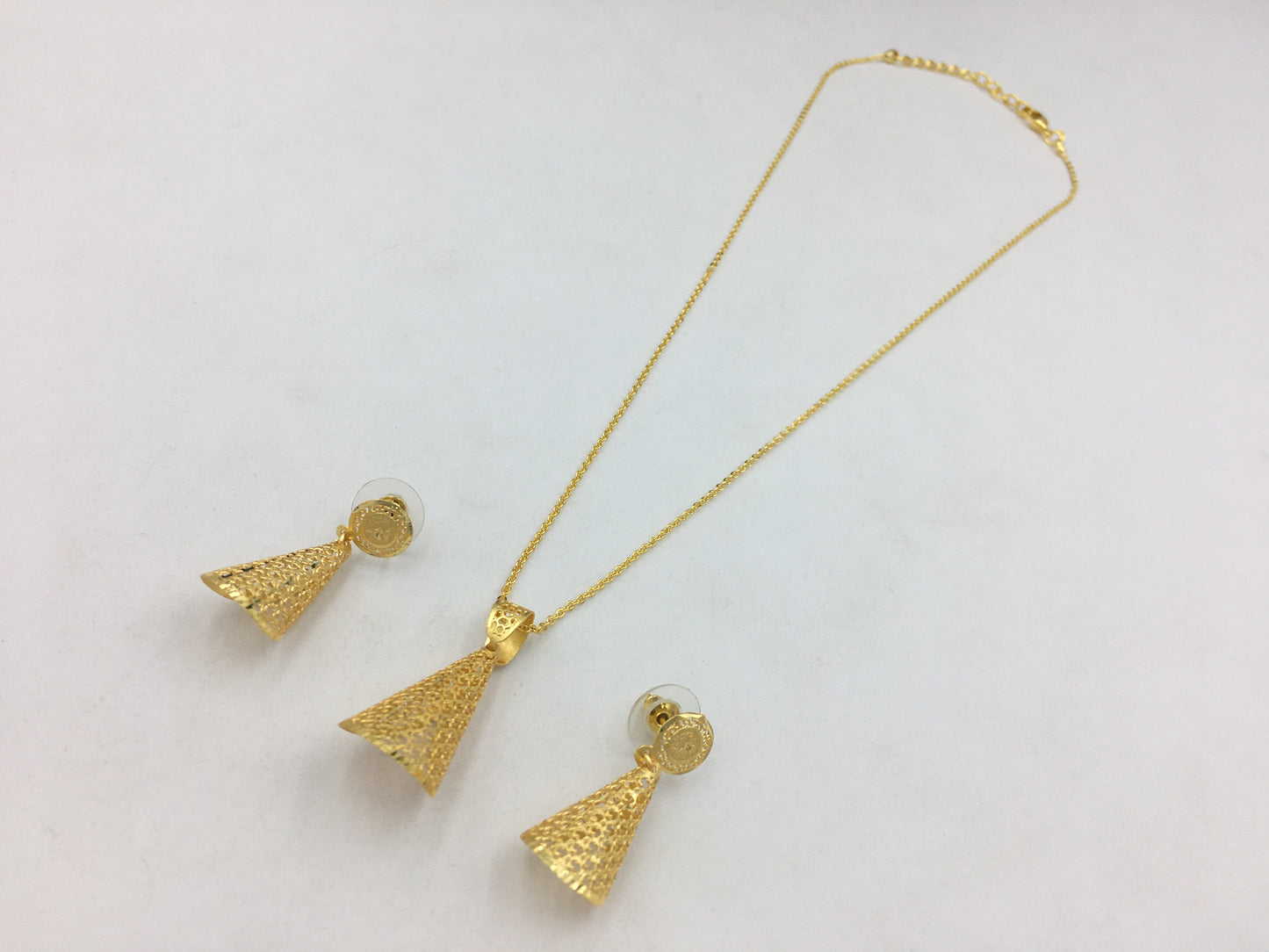 DEVIKA FORMING 1 GRAM  CHAIN PENDANT