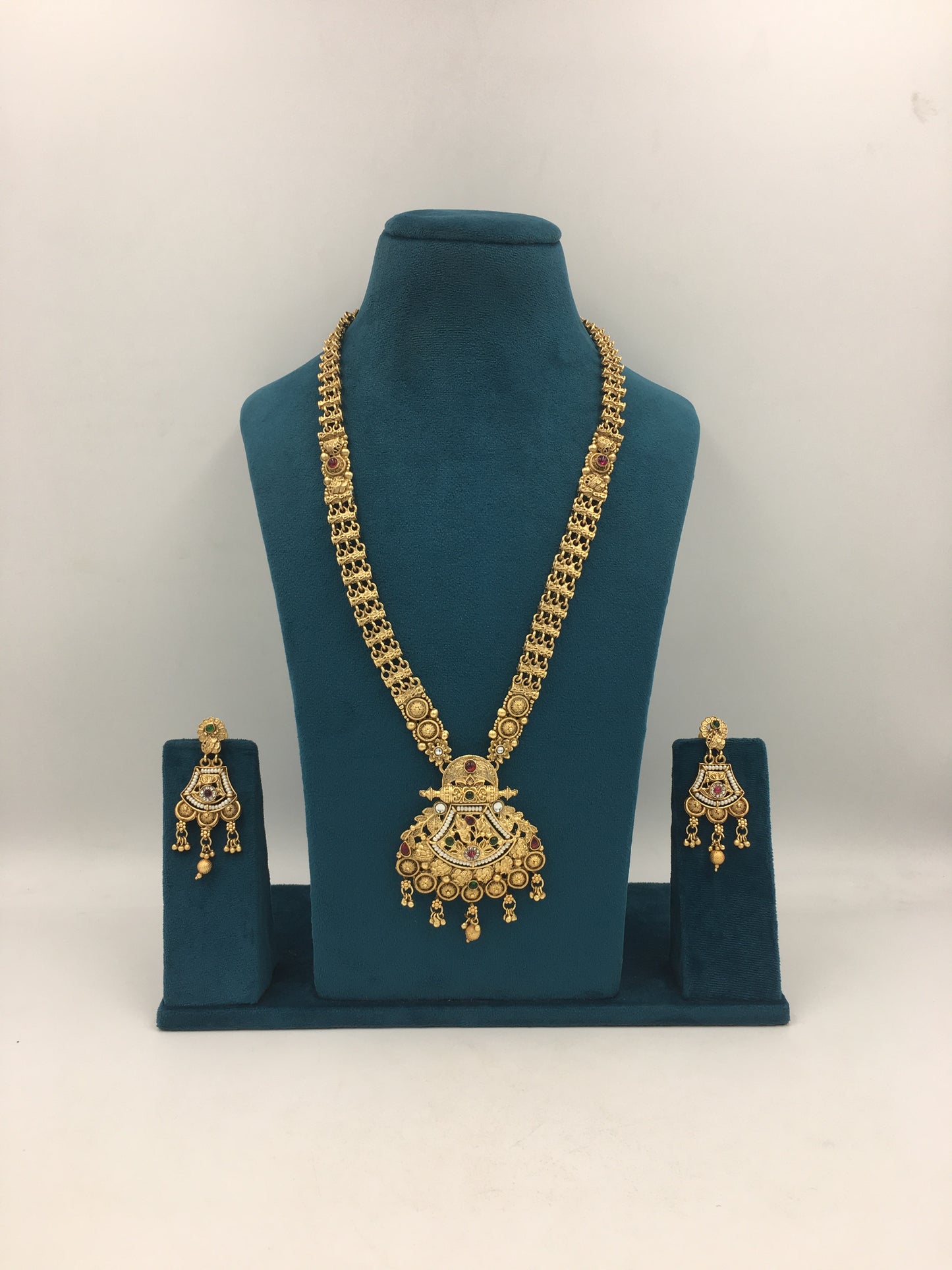 PRAMILA MAZAK NECKLACE SET