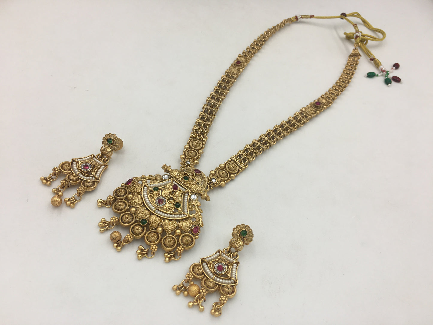 PRAMILA MAZAK NECKLACE SET