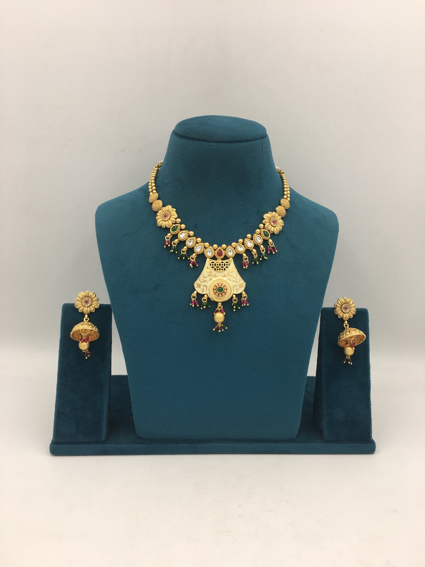 SRIVIDYA BRASS NECKLACE SET