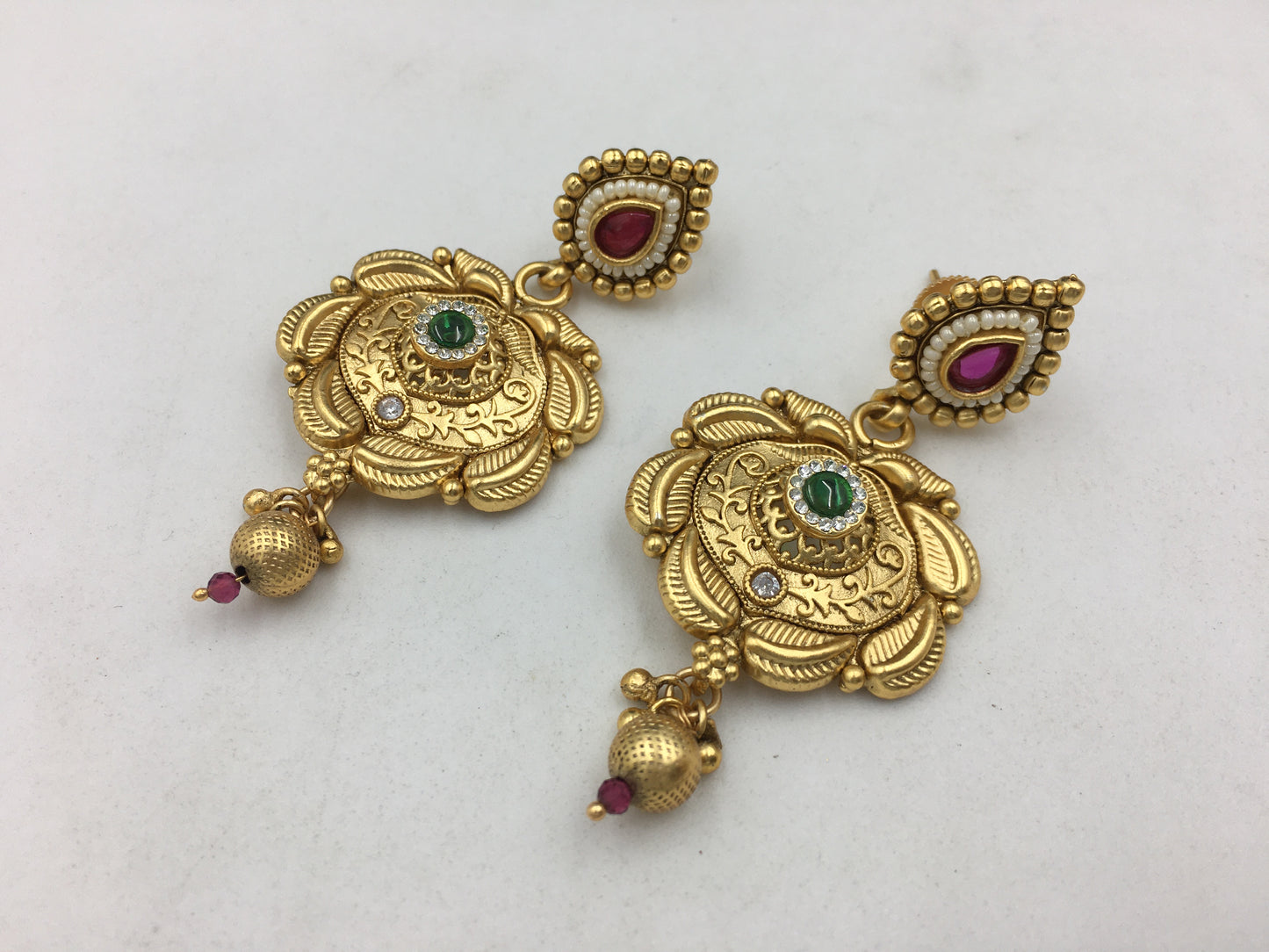 VARNIKA BRASS NECKLACE SET