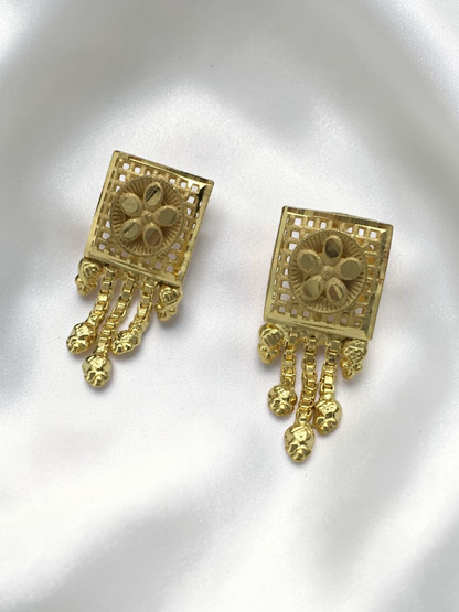 KANAK AAVYA ONE GRAM FORMING SHORT NECKLACE SET WITH EARRINGS
