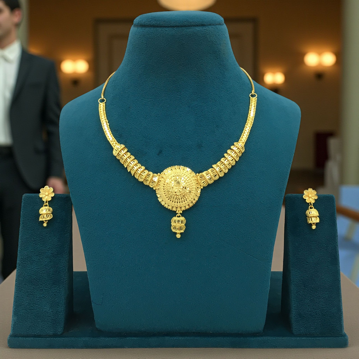 NEELAM MICRO GOLD SHORT NECKLACE SET