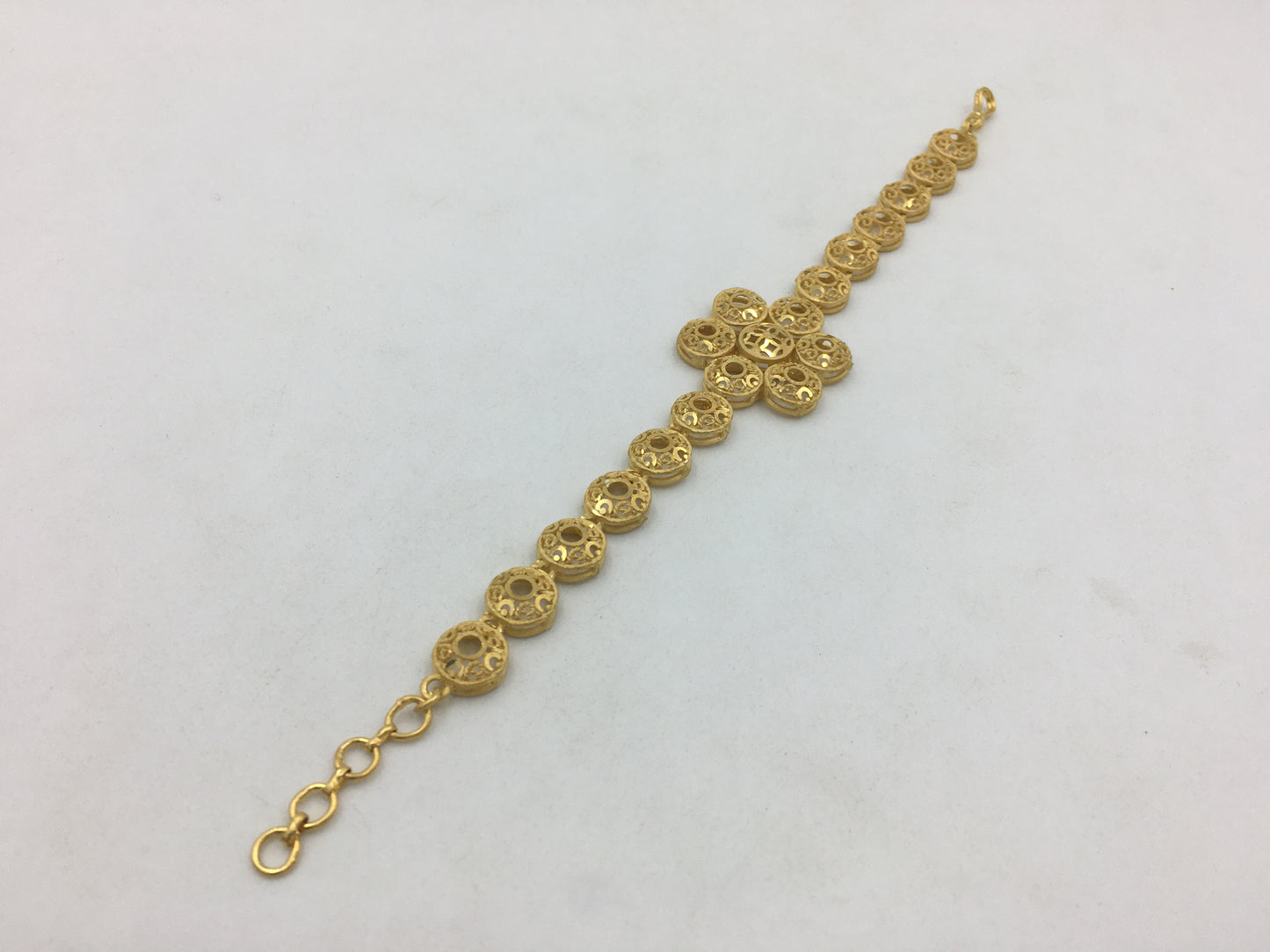 NITHYA FORMING WOMEN BRACELET