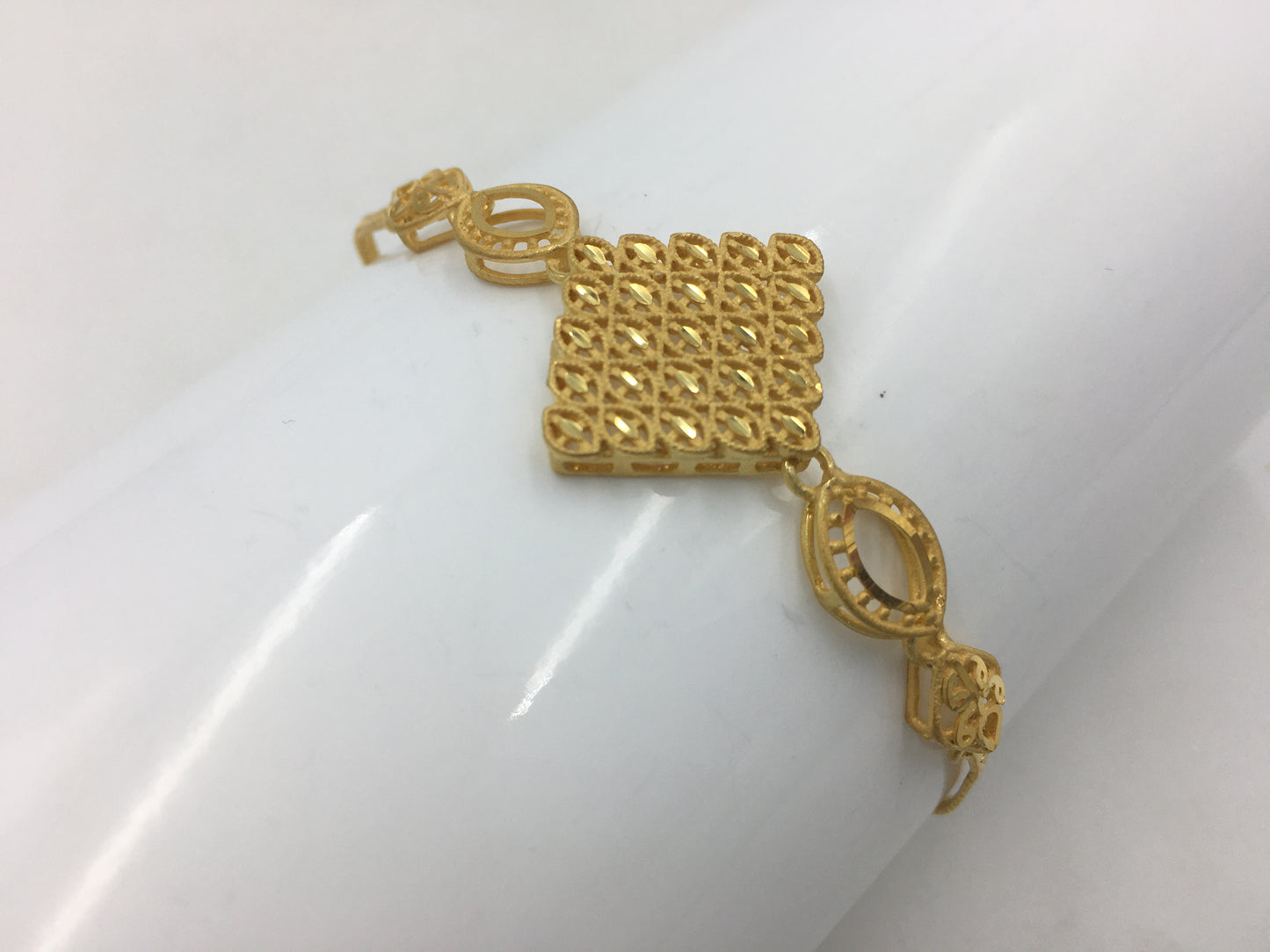 VRITIKA FORMING WOMEN BRACELET