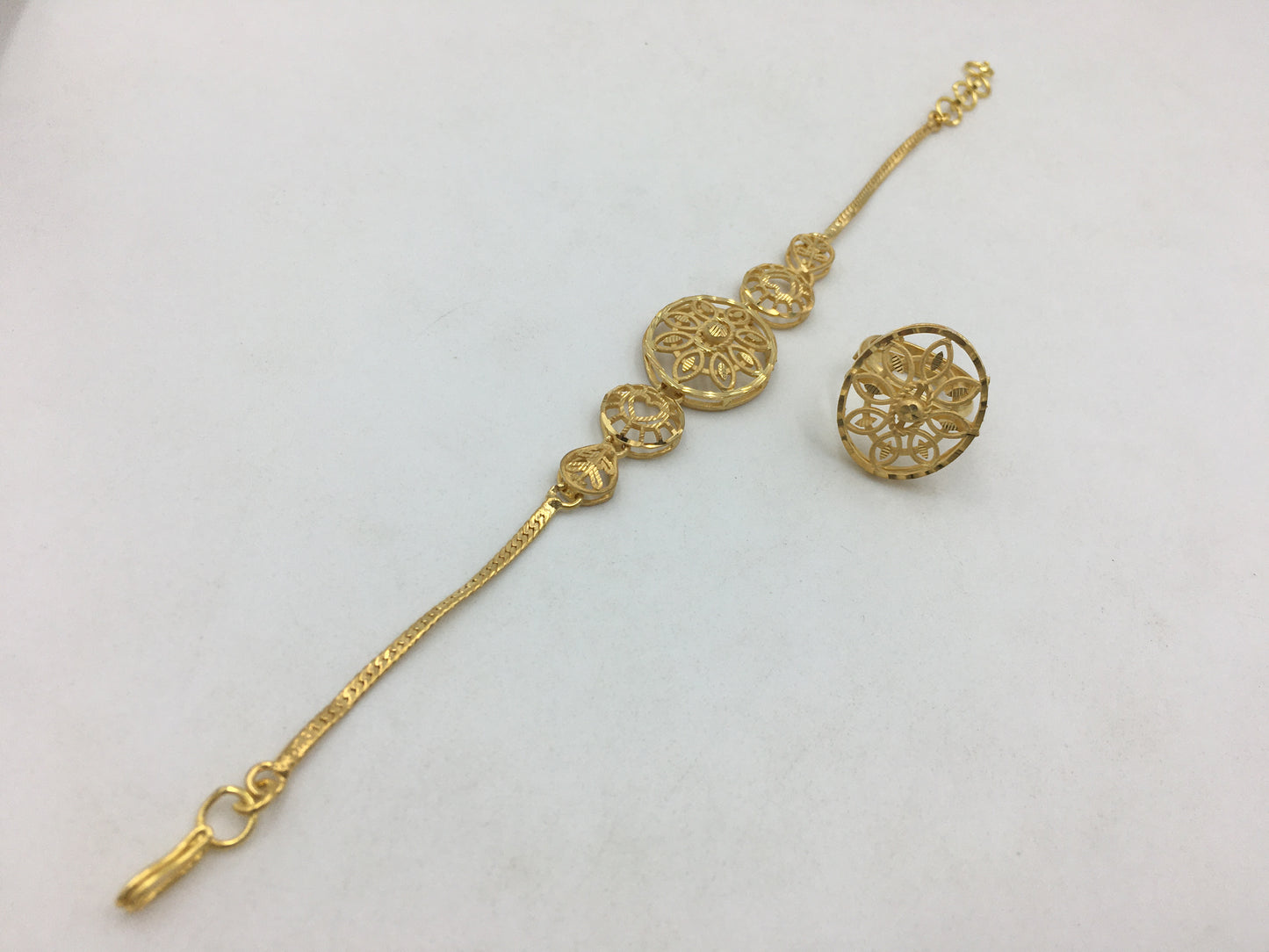 VRITIKA FORMING WOMEN BRACELET