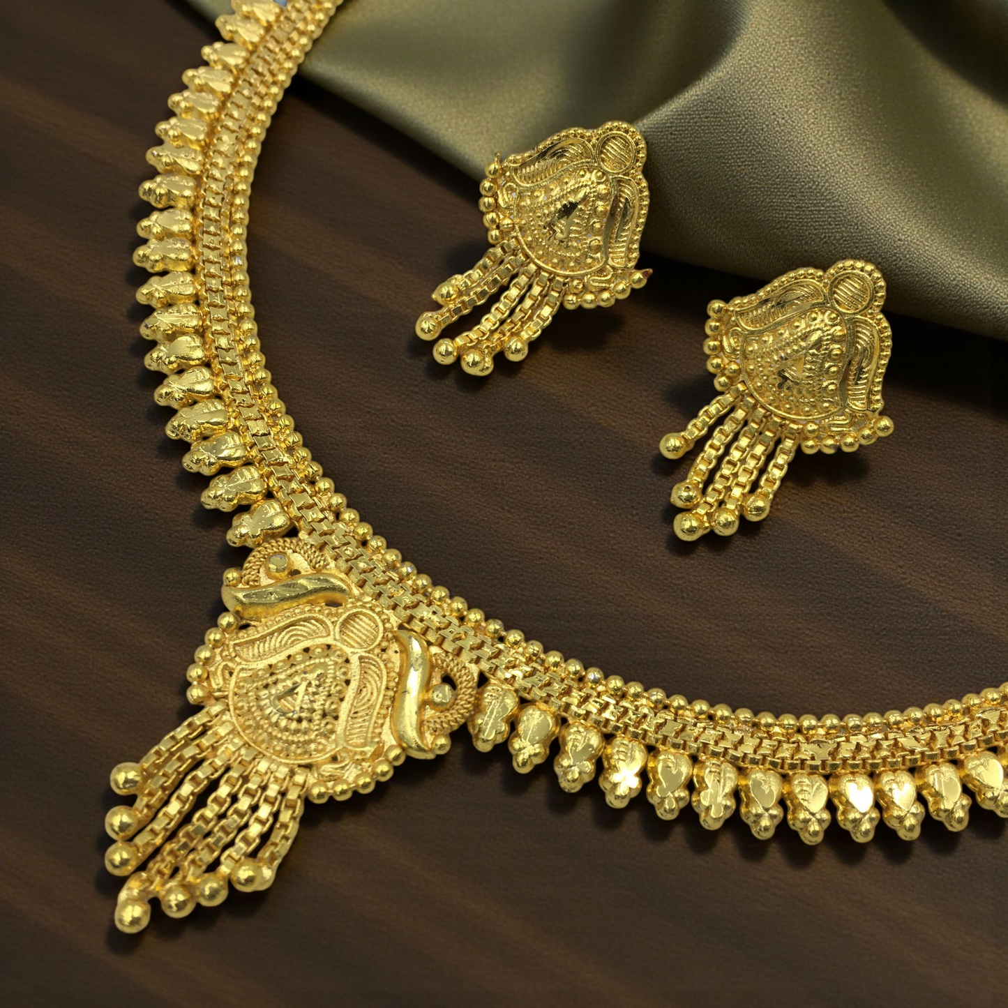 KRIVA MICRO GOLD SHORT NECKLACE SET