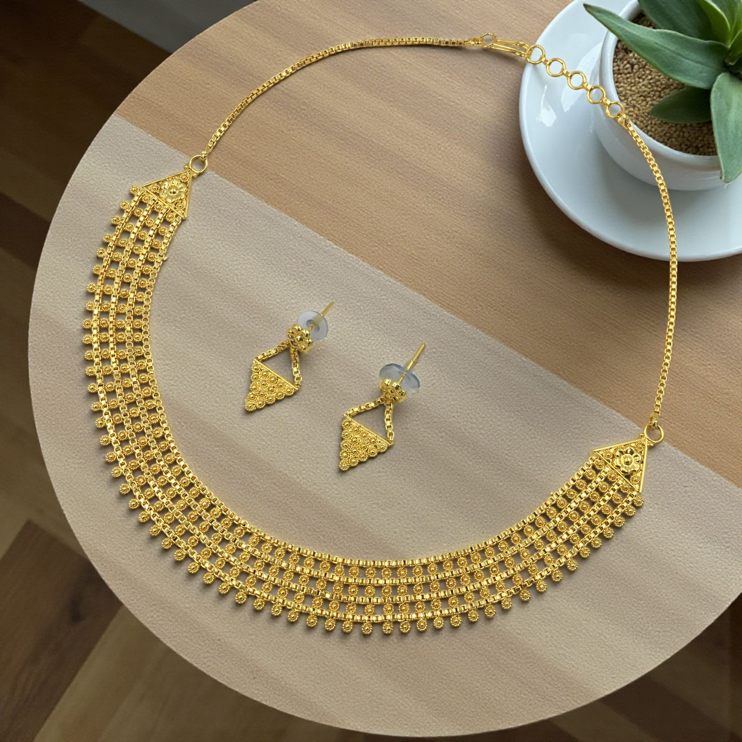PRIYA MICRO GOLD SHORT NECKLACE SET