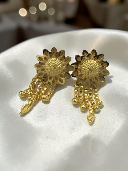 RAJVI PANKHURI ONE GRAM FORMING SHORT NECKLACE SET WITH EARRINGS FOR WOMEN | TRADITIONAL GOLD FINISH JEWELLERY