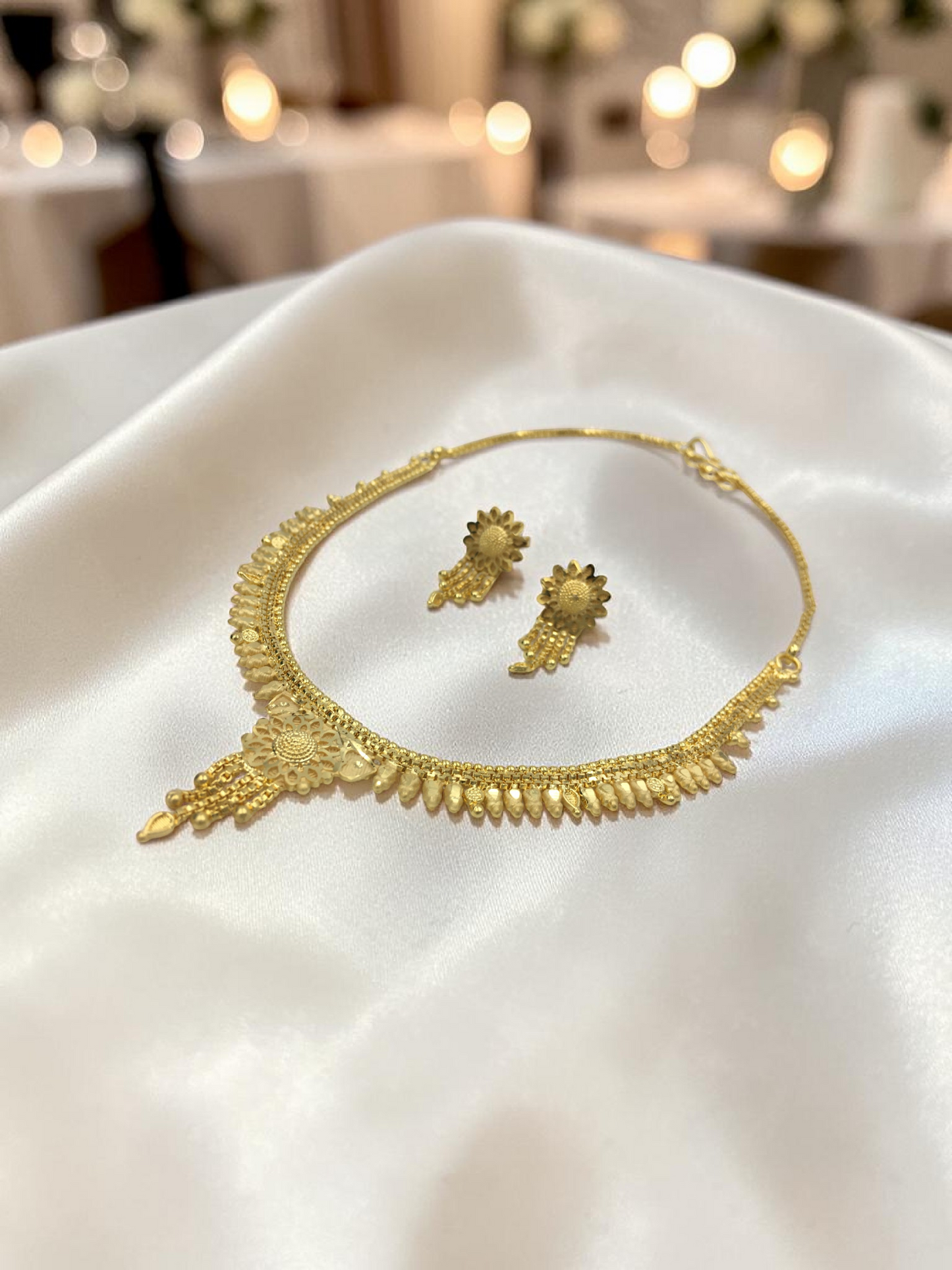 RAJVI PANKHURI ONE GRAM FORMING SHORT NECKLACE SET WITH EARRINGS FOR WOMEN | TRADITIONAL GOLD FINISH JEWELLERY