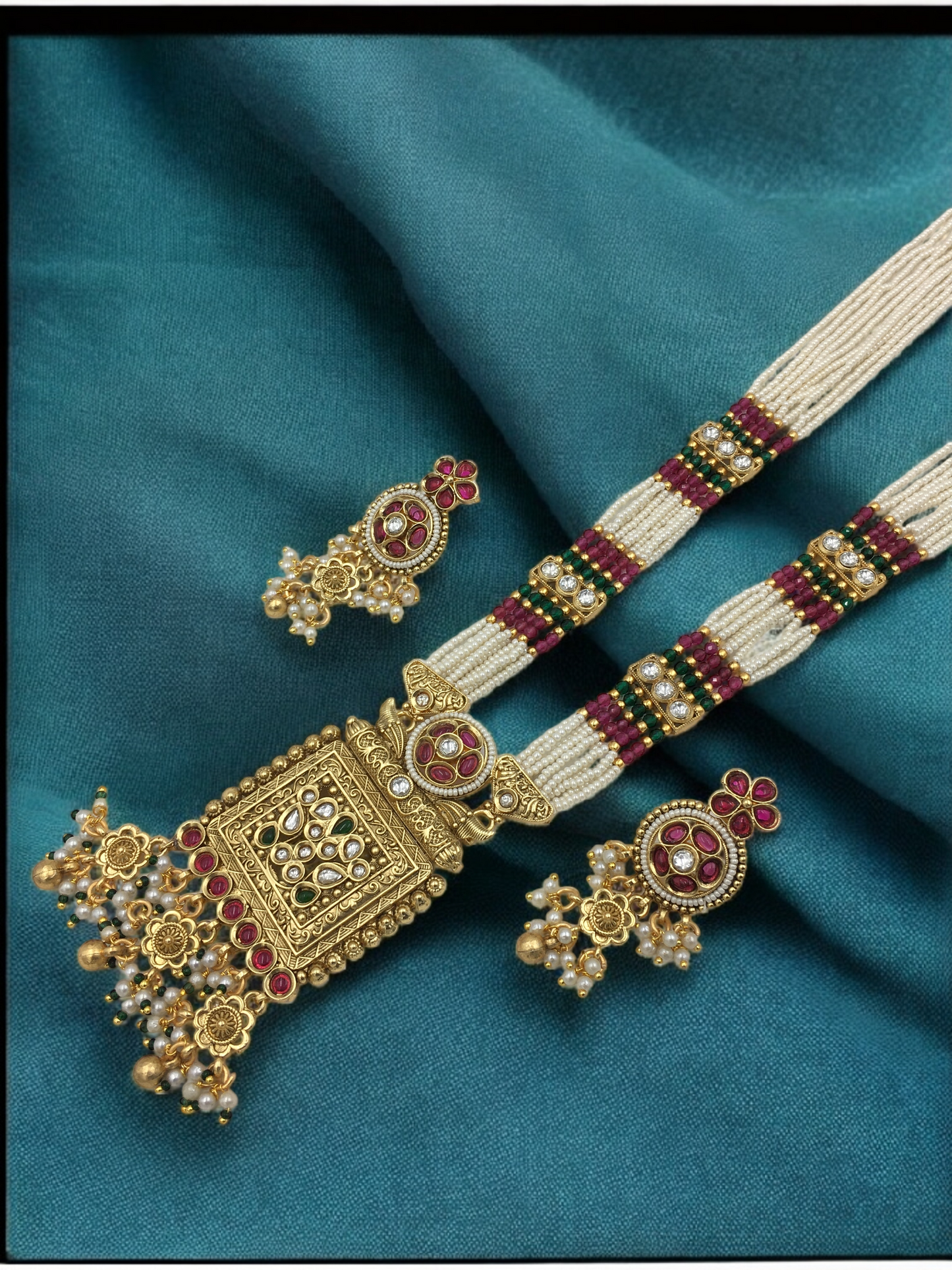 TRISHA BRASS NECKLACE SET