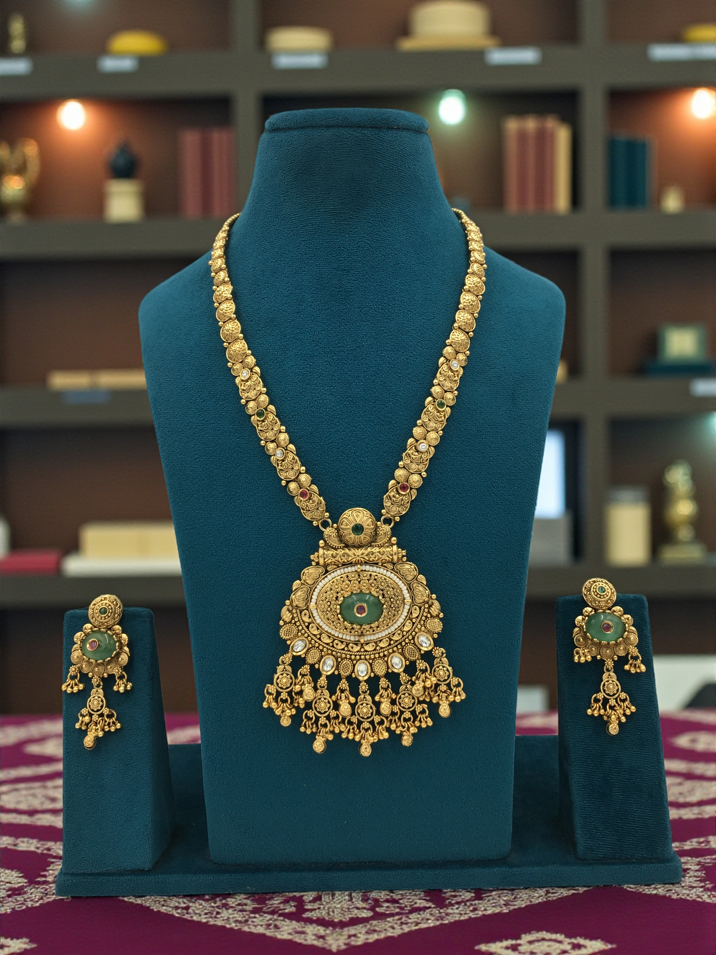 SAANVI BRASS NECKLACE SET