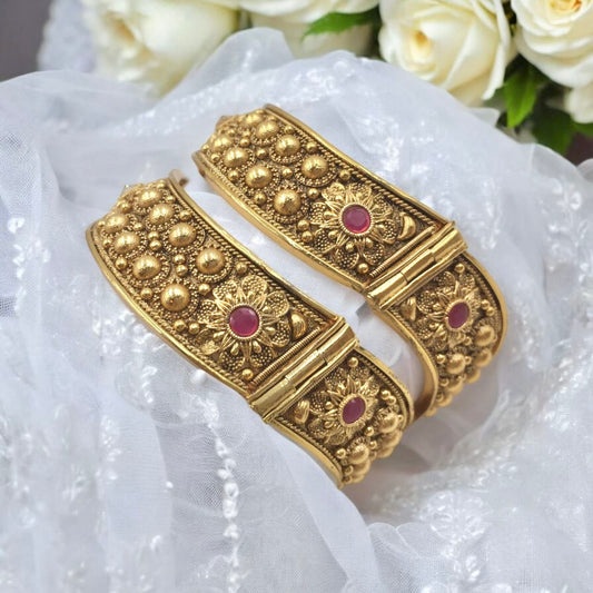JEEVITHA RAJWADI BRASS BANGLES