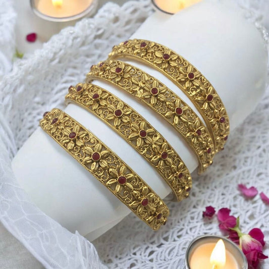 SCARLET BLOOM BRASS BANGLE SET