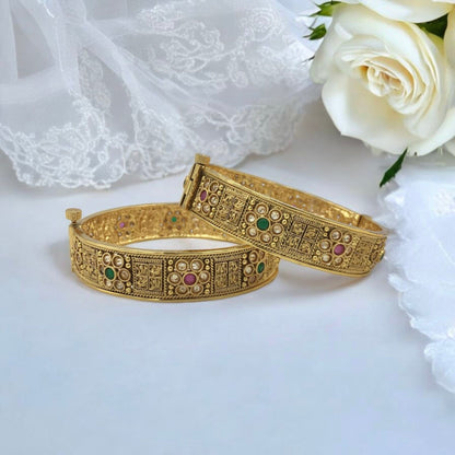 TRIVENI RAJWADI BRASS BANGLES