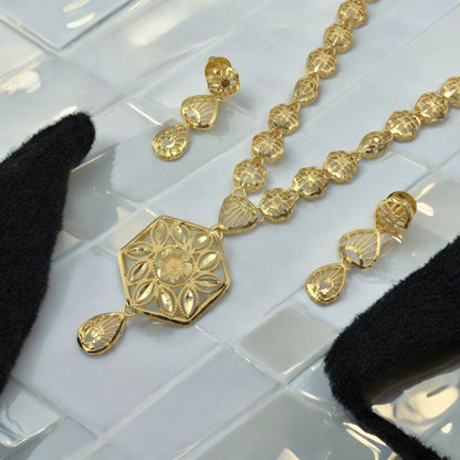 EVANSHI FORMING NECKLACE SET