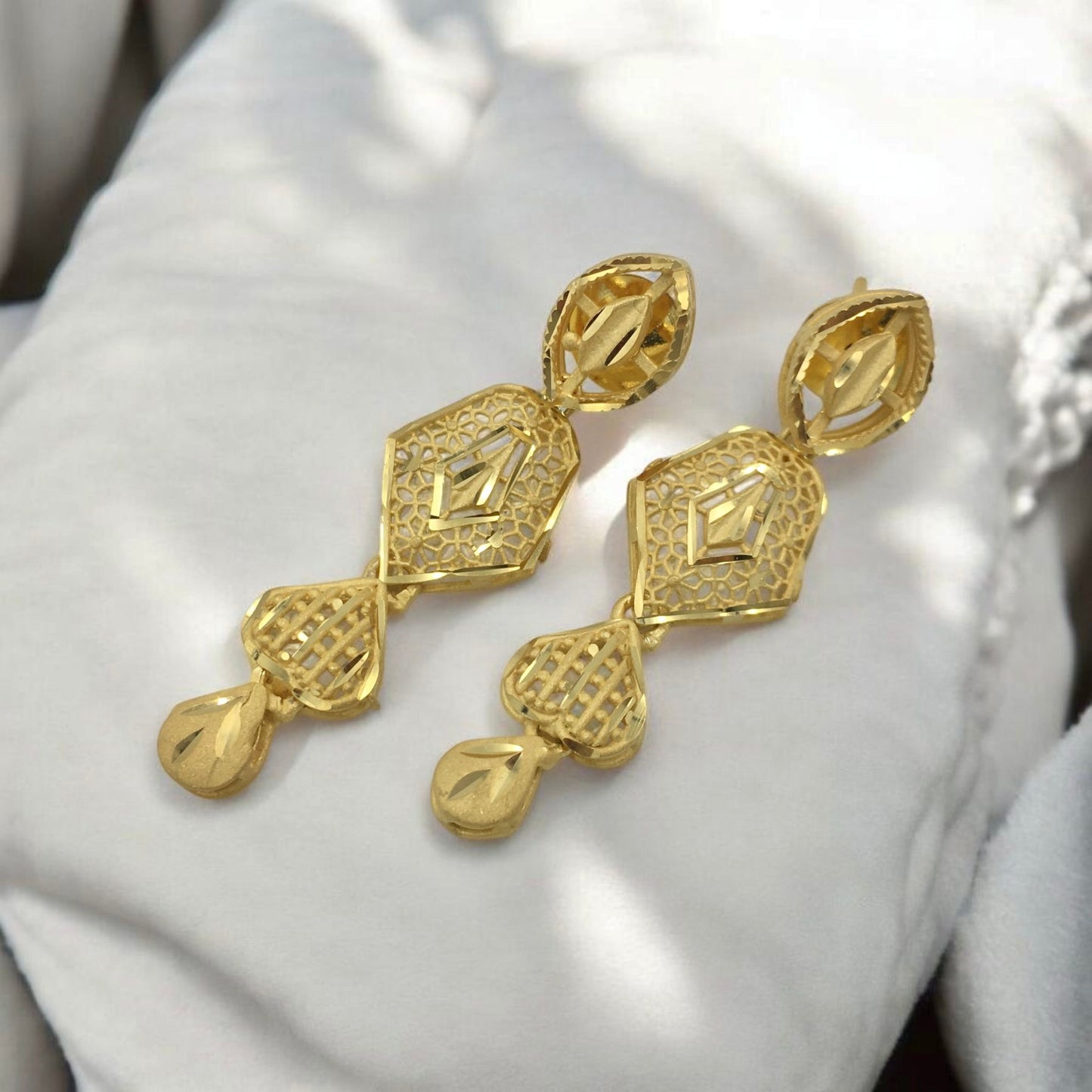 KASHVI FORMING NECKLACE SET