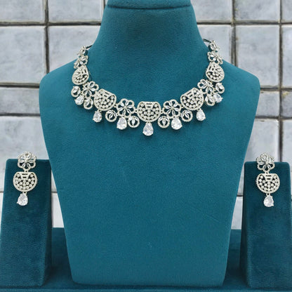 PRATHA AD NECKLACE SET