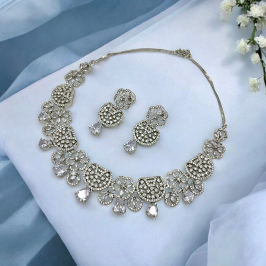 PRATHA AD NECKLACE SET
