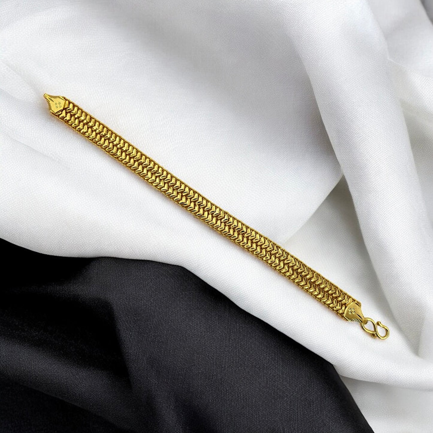RIVET MEN'S BRACELET