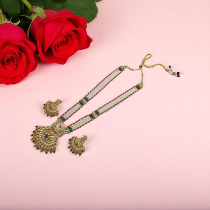 IZZA BRASS NECKLACE SET