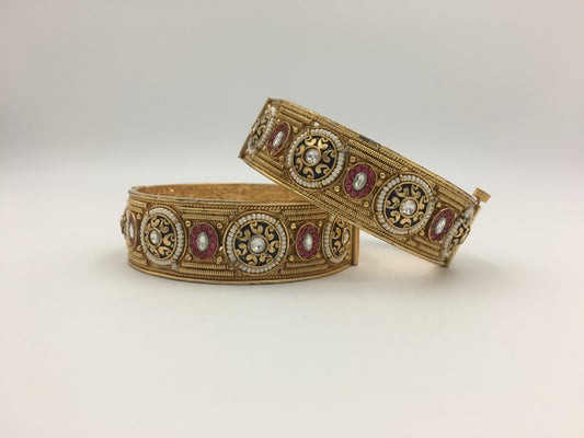 URVI RAJWADI BRASS BANGLES
