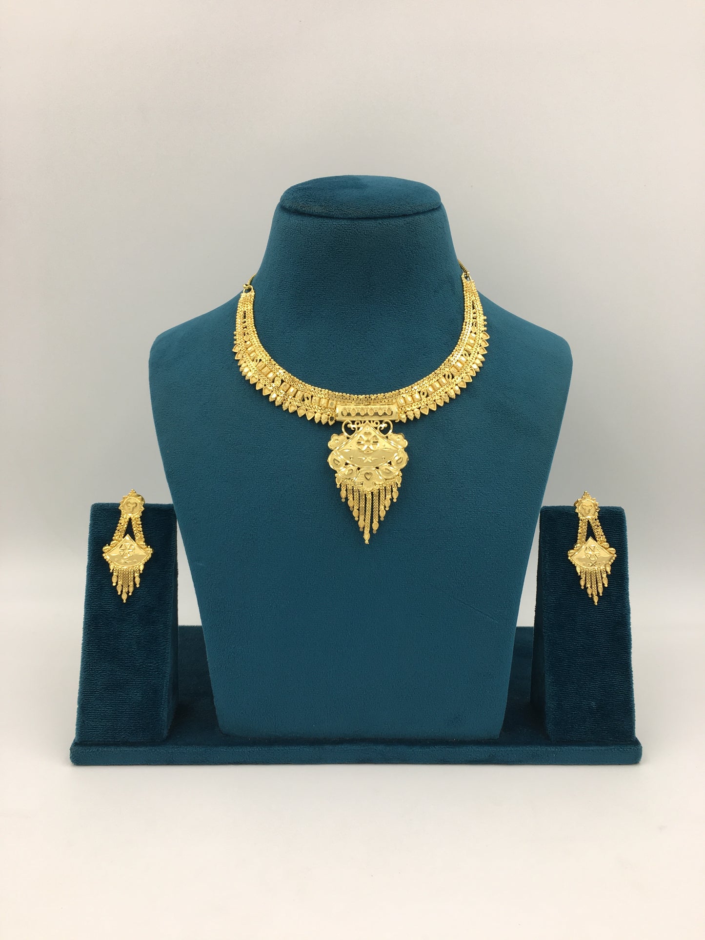 VIDHI DUBAI GOLD NECKLACE
