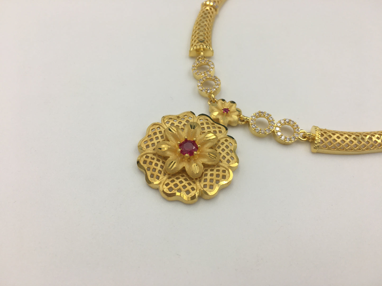 CELESTA FORMING NECKLACE SET