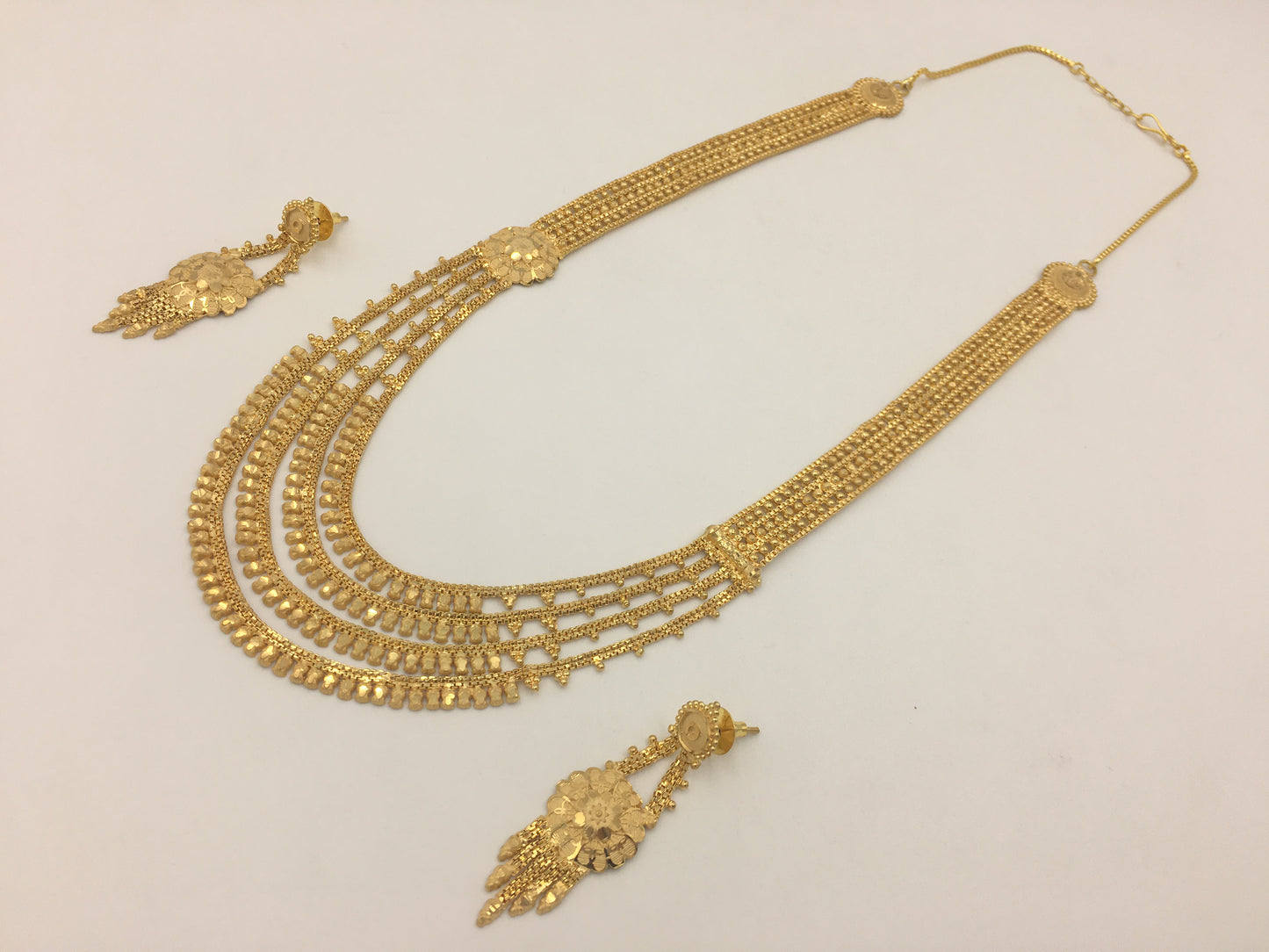 TRIPTI DUBAI GOLD NECKLACE