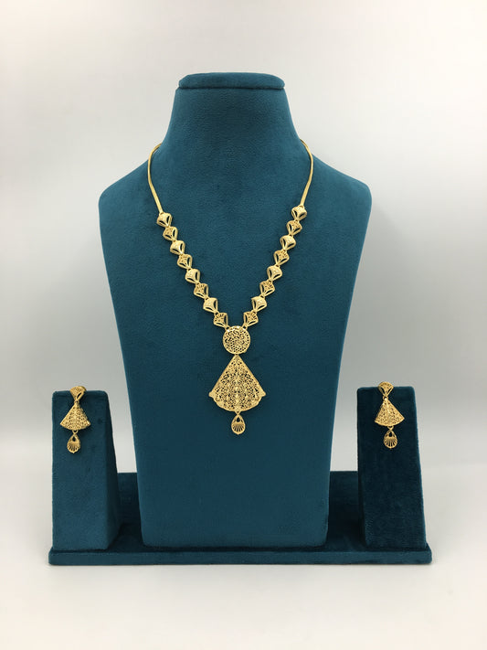 MISHITA FORMING NECKLACE SET