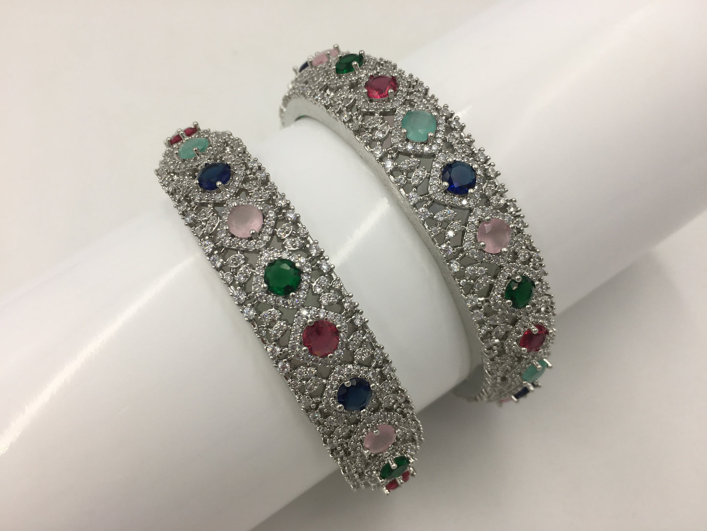 VICTORIA AD BANGLES