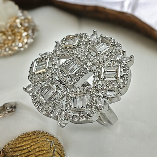 NEERVI SILVER ZIRCONIA ADJUSTABLE RING