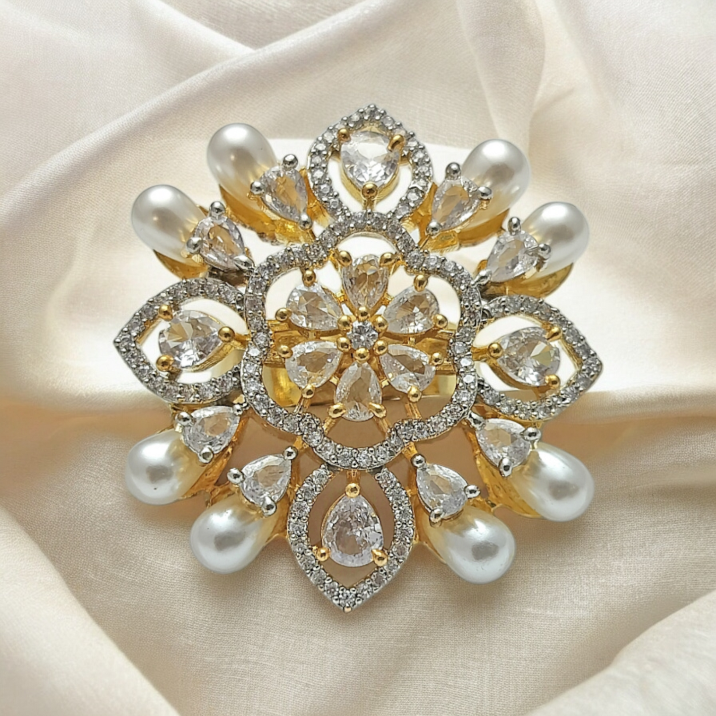 WHITE AARIANA ZIRCONIA ADJUSTABLE RING
