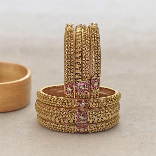 CRIMSON SNOW BRASS BANGLE SET