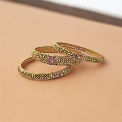 CRIMSON SNOW BRASS BANGLE SET