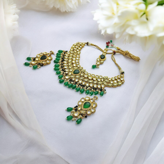 REGAL MONALISA KUNDAN NECKLACE SET