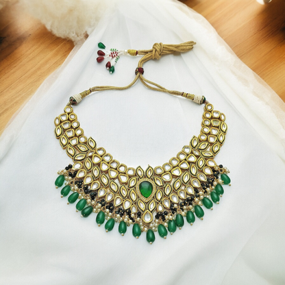 REGAL MONALISA KUNDAN NECKLACE SET