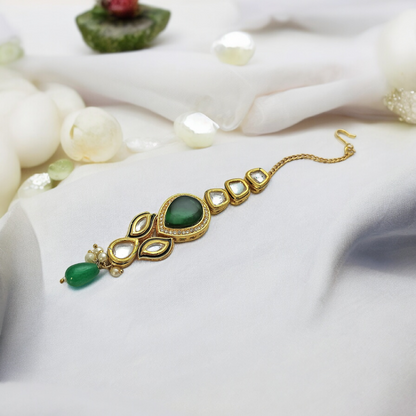 REGAL MONALISA KUNDAN NECKLACE SET