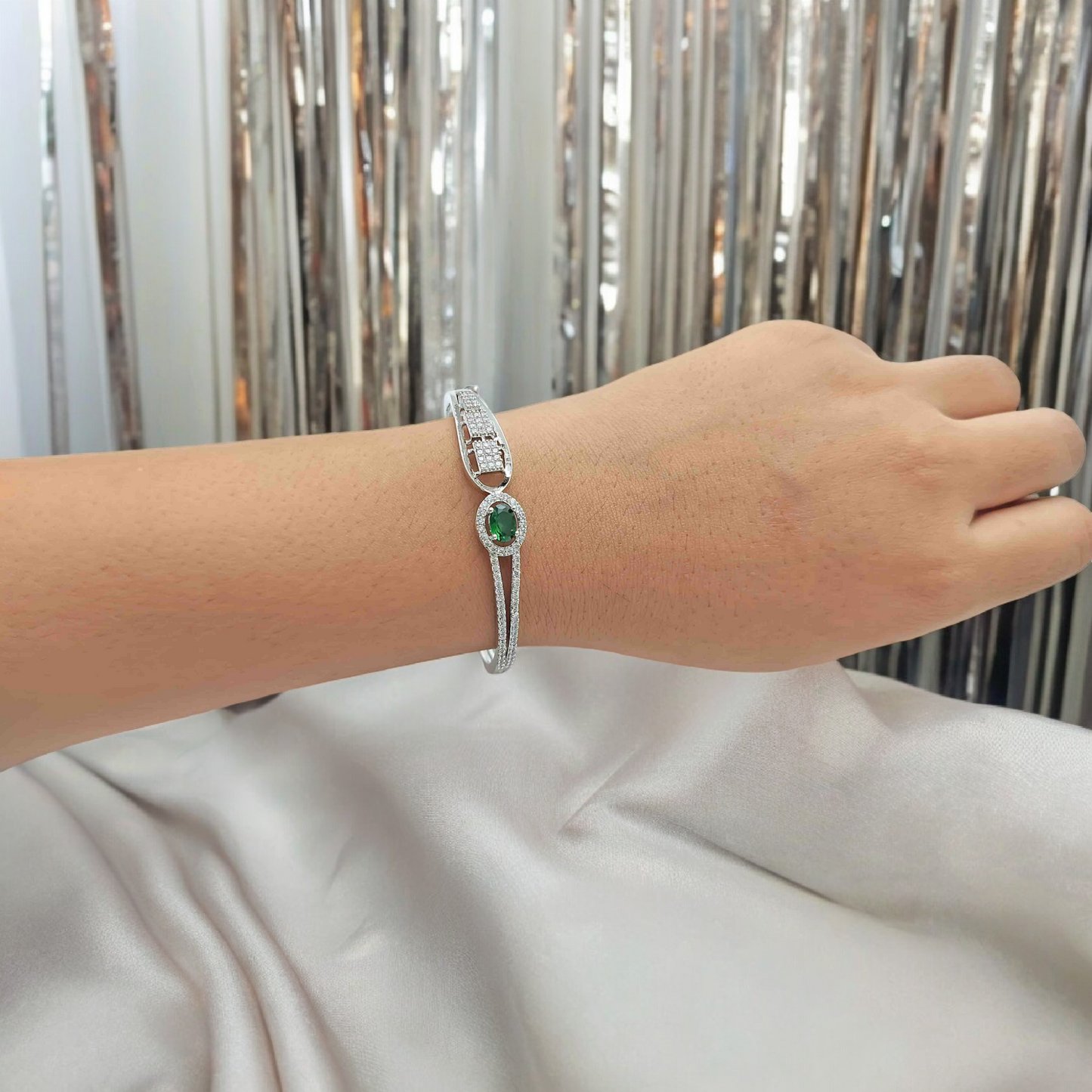 ADITI PREMIUM AD BRACELET