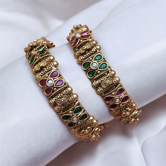 PARTHAVI RAJWADI BANGLES