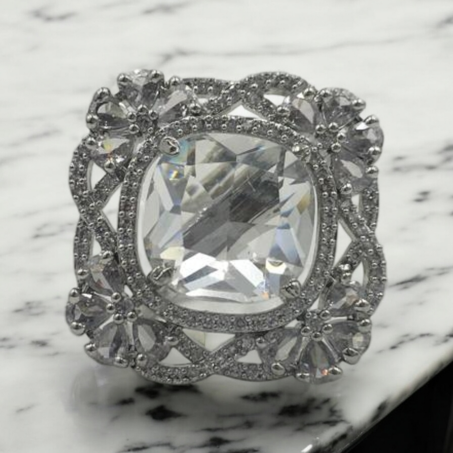 OCTAVIA AD ADJUSTABLE RING