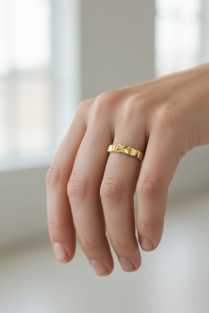 GEOMETRIC CUT GOLD LADIES RING