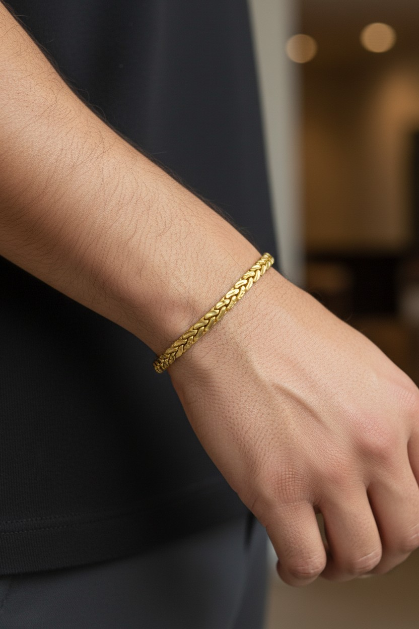 PREMIUM GOLD FINISH CUBAN LINK MEN'S BRACELET