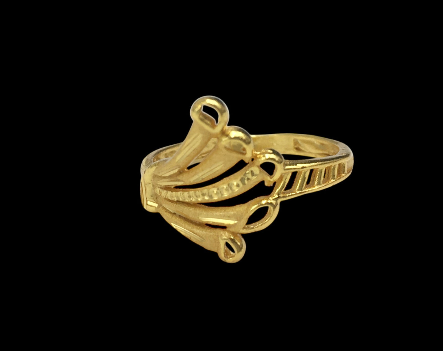ROYAL PETAL TWIST MICRO GOLD PLATED RING FOR WOMEN