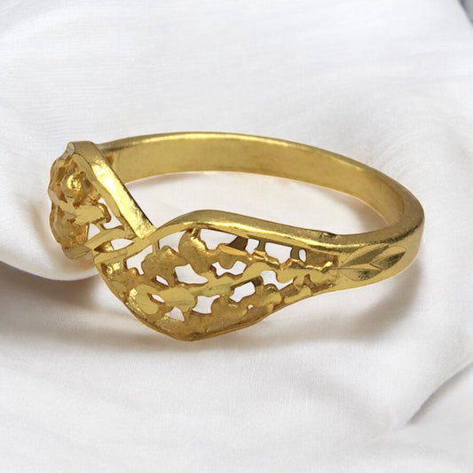 REGAL WHIRL MICRO GOLD PLATED RING FOR WOMEN