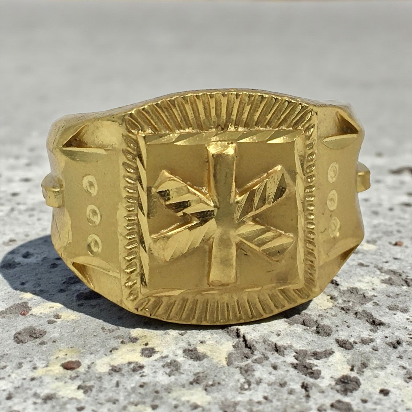 TITAN CROSS SIGNET RING