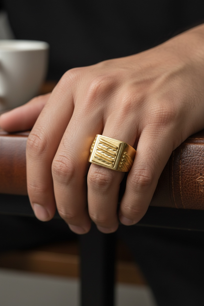 TITAN RIDGE SIGNET RING