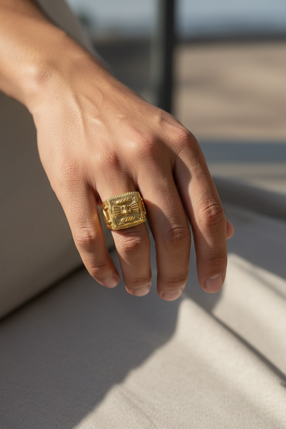 TITAN CREST SIGNET RING